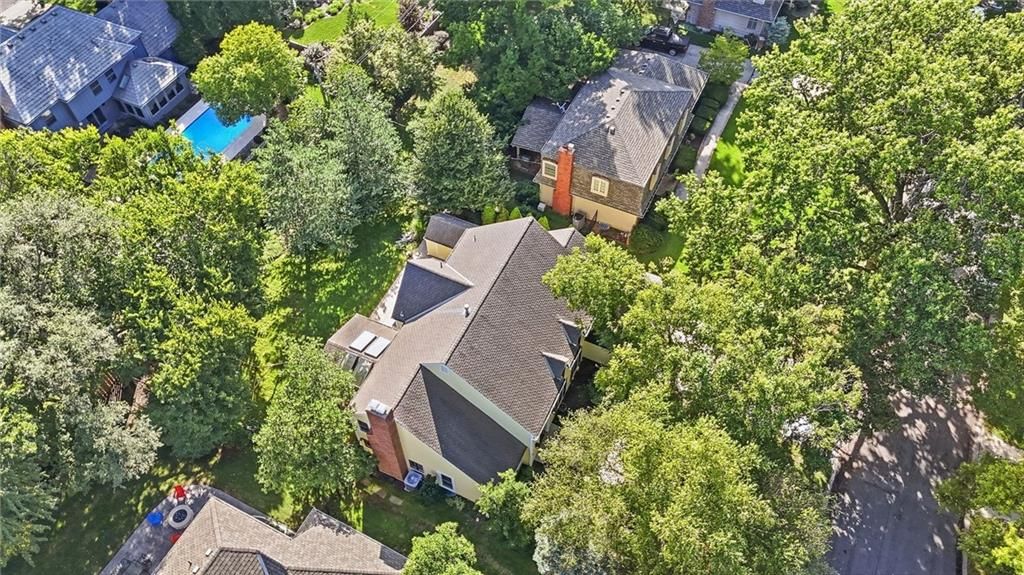 Photo 81 of 84 - 4001 W 101st Terrace, Overland Park, KS 66207