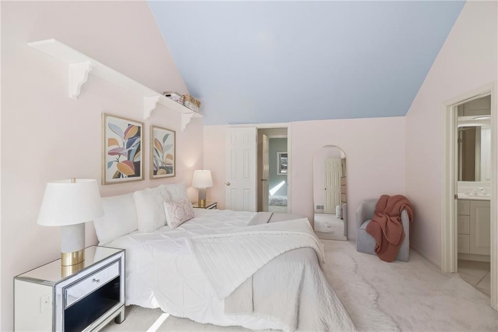 Photo 57 of 84 - 4001 W 101st Terrace, Overland Park, KS 66207