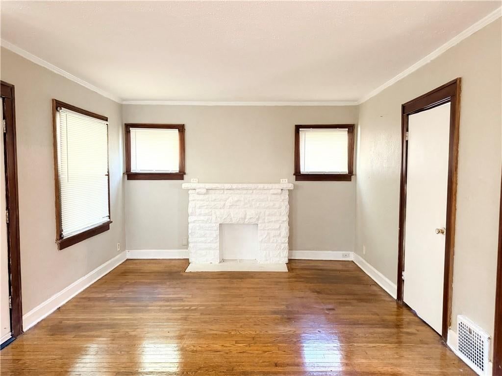 5233 HIGHLAND Avenue — photo 2