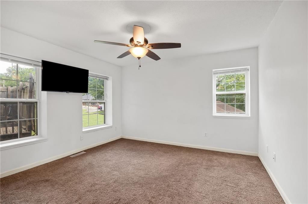 3325 Locust Street — photo 16