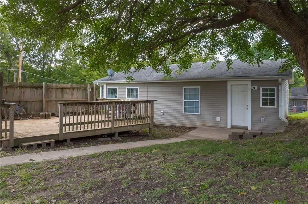 3325 Locust Street — photo 25