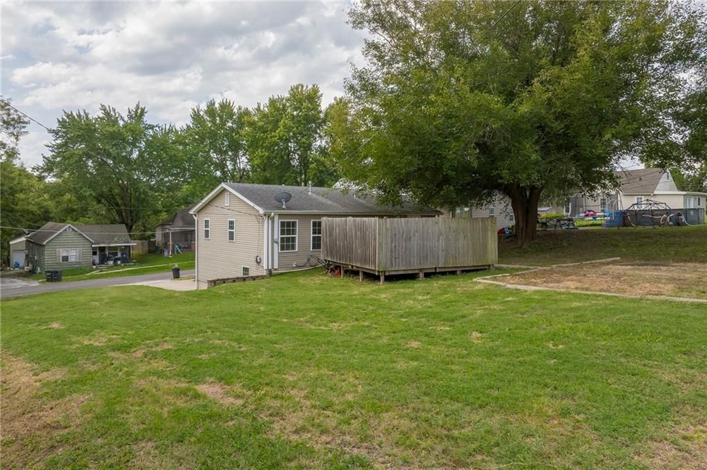 3325 Locust Street — photo 27