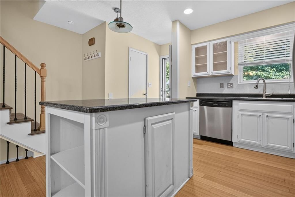 9553 PERRY Lane — photo 12