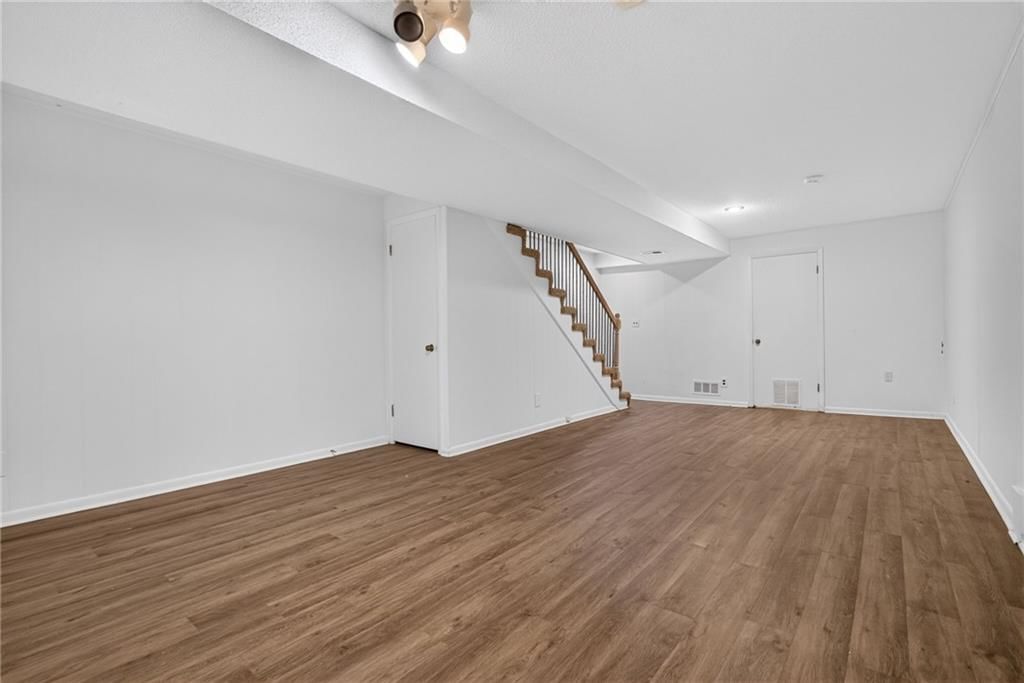 9553 PERRY Lane — photo 25