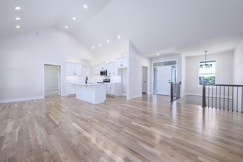 2706 Stone Creek Avenue — photo 5