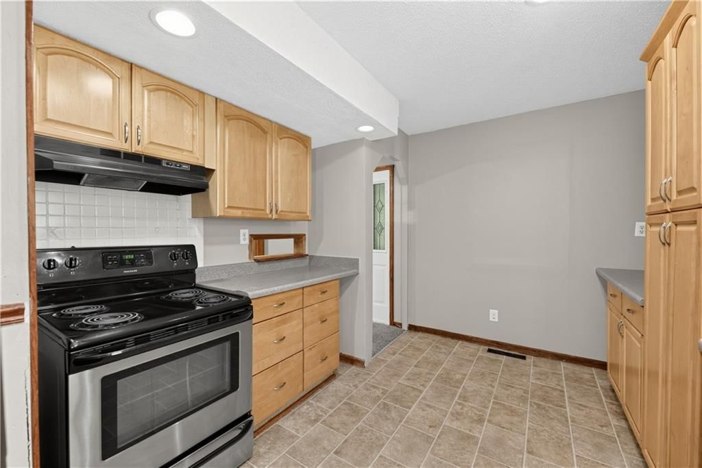 9816 Bellaire Street — photo 11