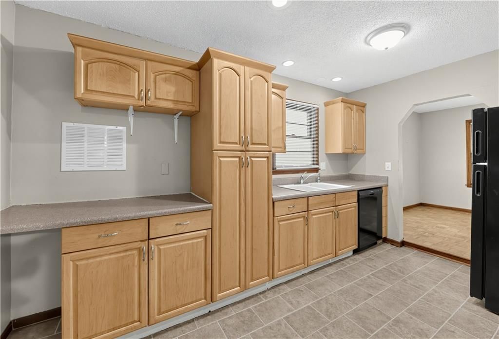 9816 Bellaire Street — photo 13