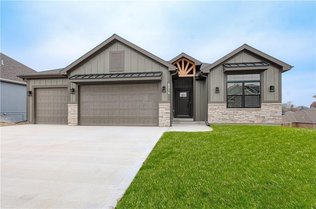 2317 Foxtail Drive, Kearney, MO