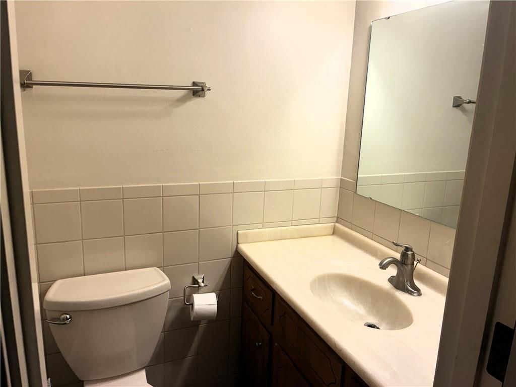Photo 13 of 26 - 1212 SW Horizon Drive, Blue Springs, MO 64015