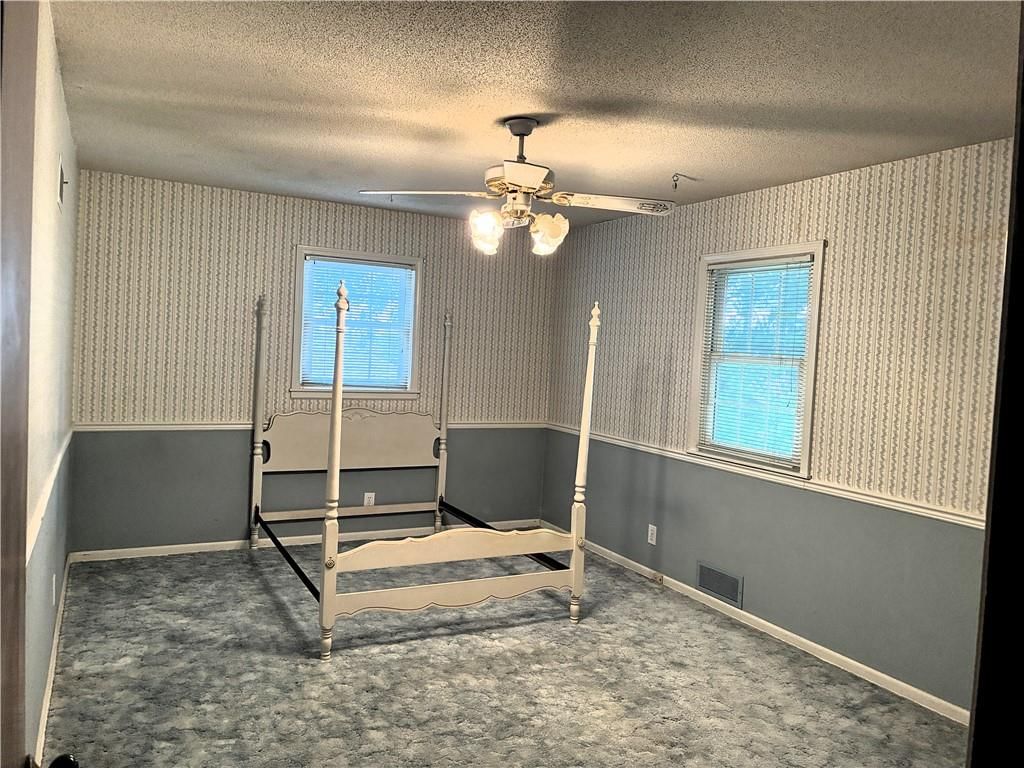 Photo 15 of 26 - 1212 SW Horizon Drive, Blue Springs, MO 64015