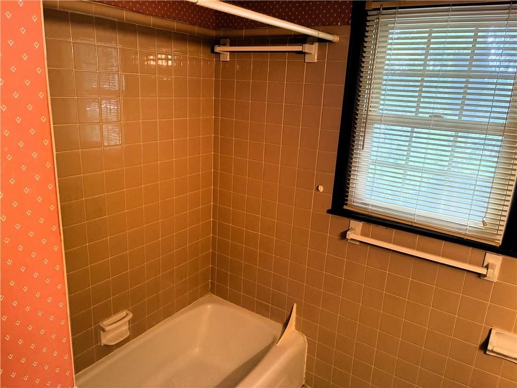 Photo 21 of 26 - 1212 SW Horizon Drive, Blue Springs, MO 64015
