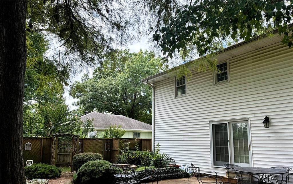 Photo 26 of 26 - 1212 SW Horizon Drive, Blue Springs, MO 64015