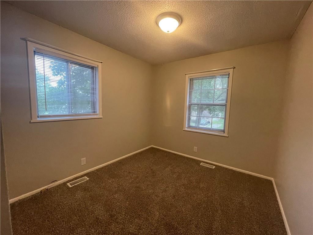 18904 E Arrowhead Drive — photo 13
