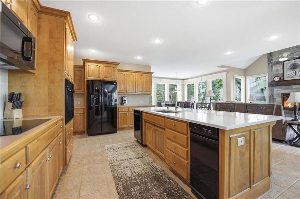 20733 W 92nd Street — photo 18
