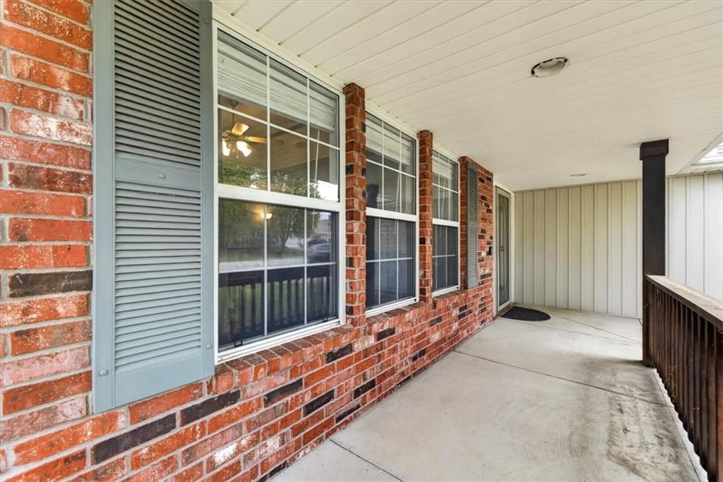 507 SW Cross Creek Drive — photo 3