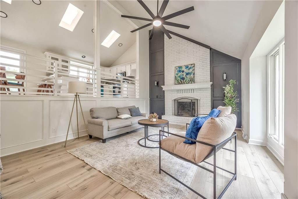 Photo 2 of 33 - 1105 Brookside Place, Raymore, MO 64083