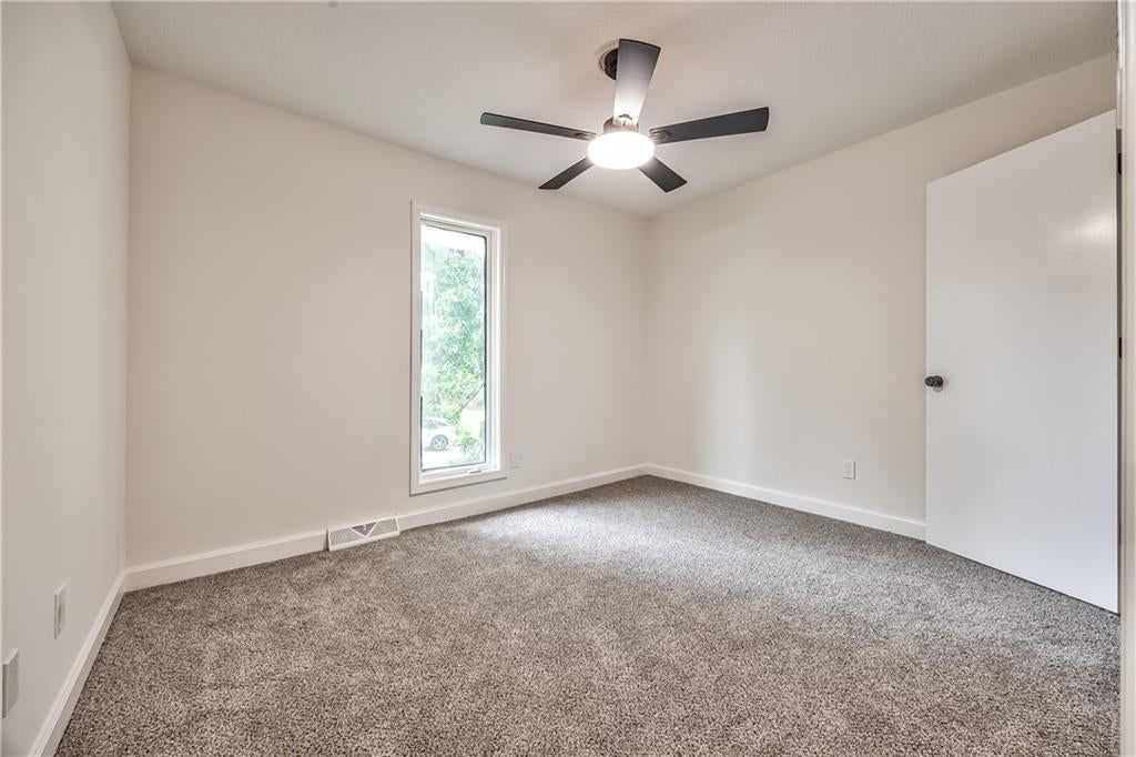 Photo 13 of 33 - 1105 Brookside Place, Raymore, MO 64083