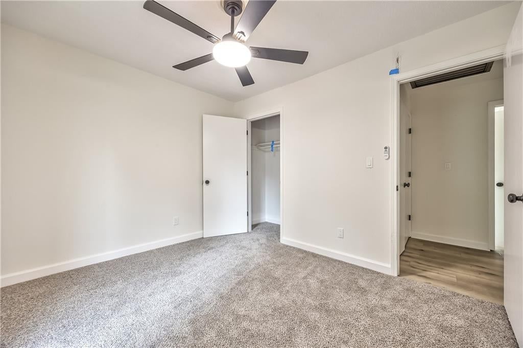 Photo 14 of 33 - 1105 Brookside Place, Raymore, MO 64083