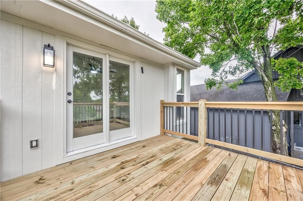 Photo 26 of 33 - 1105 Brookside Place, Raymore, MO 64083