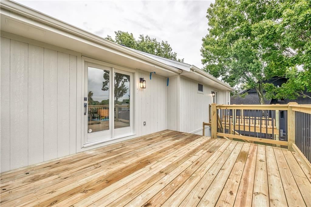 Photo 29 of 33 - 1105 Brookside Place, Raymore, MO 64083