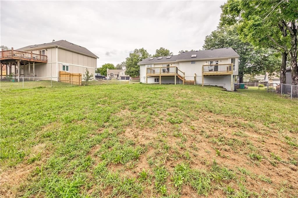 Photo 32 of 33 - 1105 Brookside Place, Raymore, MO 64083