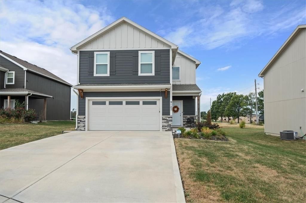 9107 SW 2nd Street, Blue Springs, MO: listing photo 2