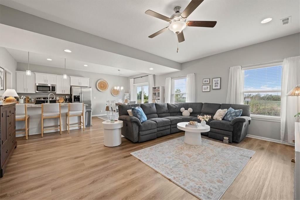 9107 SW 2nd Street, Blue Springs, MO: listing photo 3