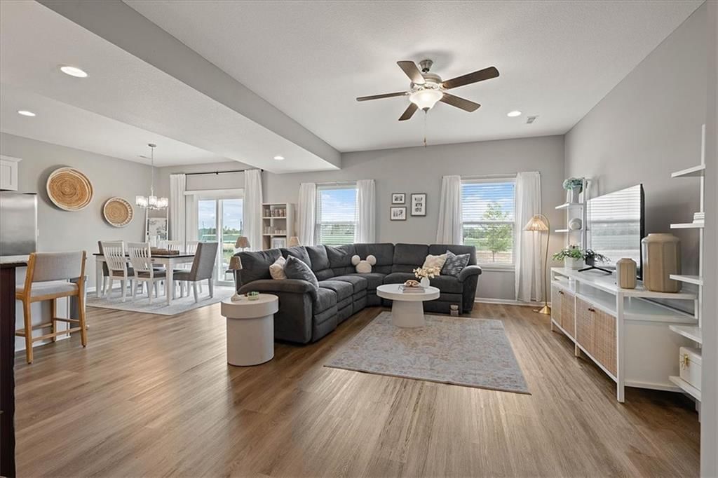 Photo 4 of 32, 9107 SW 2nd Street, Blue Springs, MO 64064