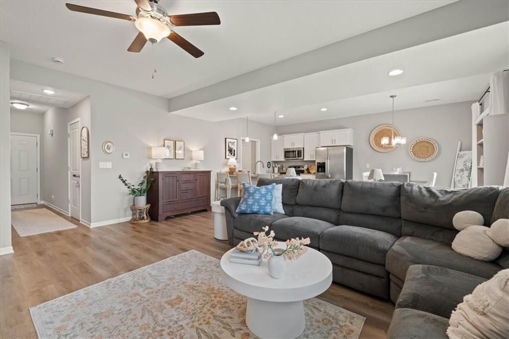 Photo 5 of 32 - 9107 SW 2nd Street, Blue Springs, MO 64064