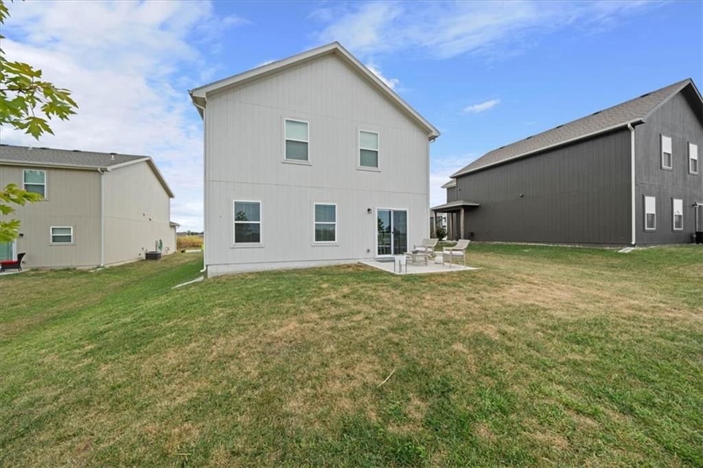 Photo 28 of 32 - 9107 SW 2nd Street, Blue Springs, MO 64064