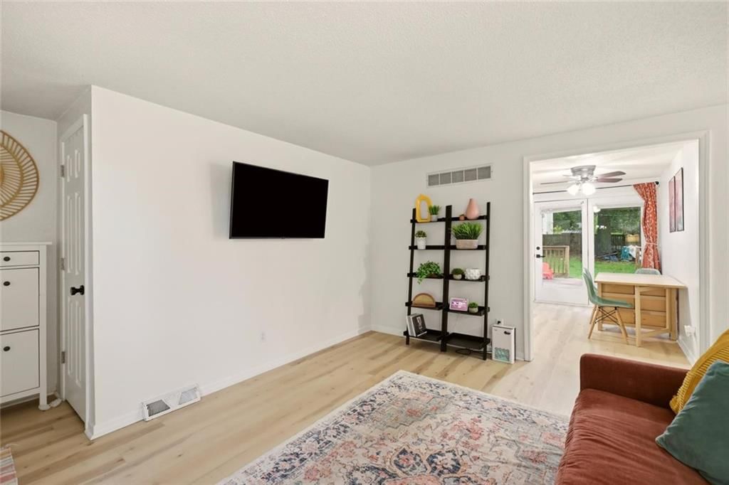 10728 N Walnut Street — photo 6