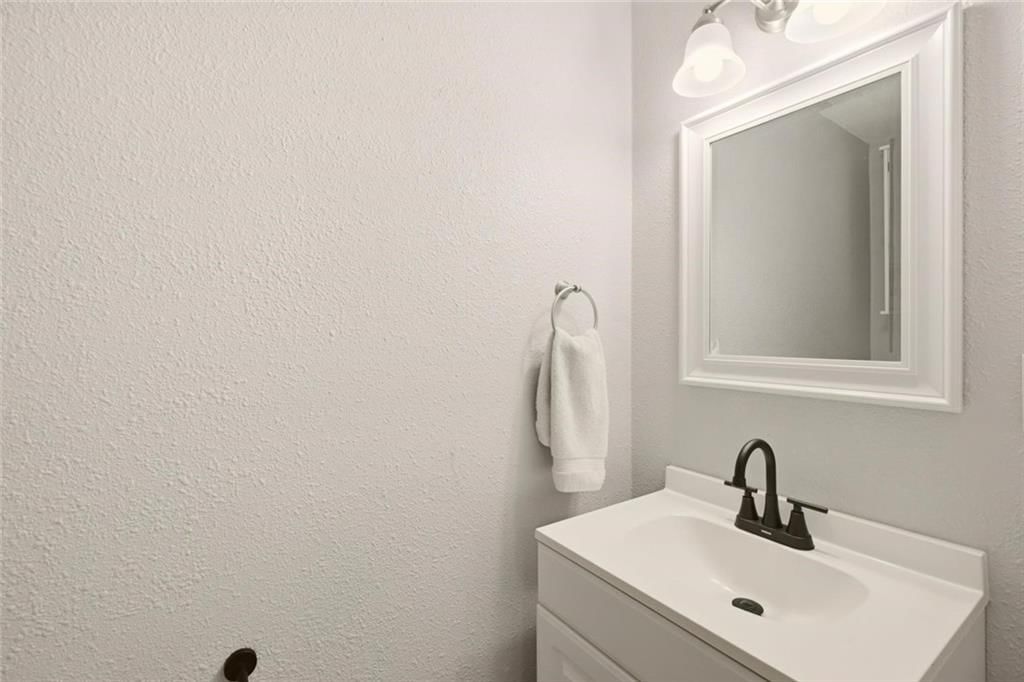 10728 N Walnut Street — photo 17