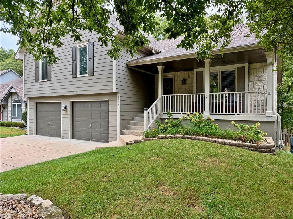 1517 NE Deer Court — photo 2