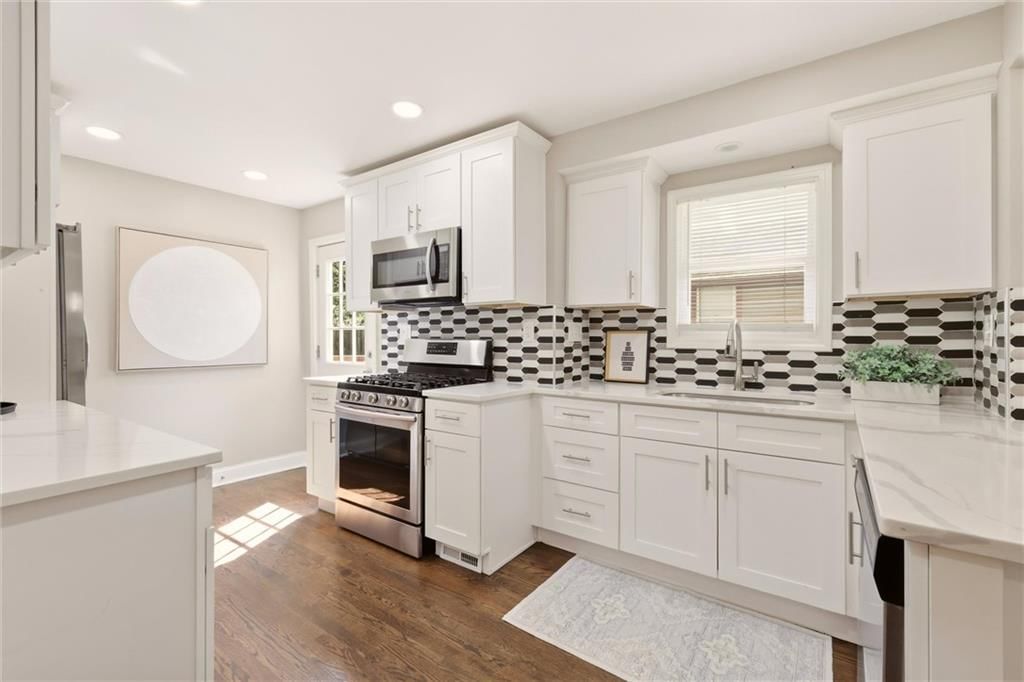 5615 Charlotte Street — photo 15