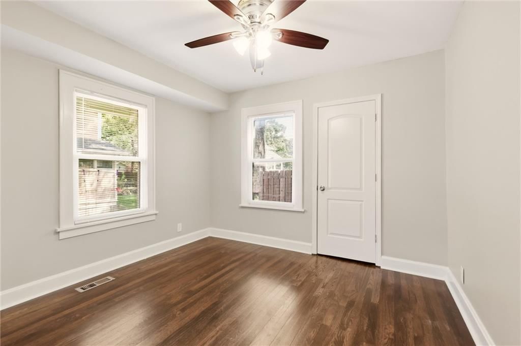 5615 Charlotte Street — photo 21