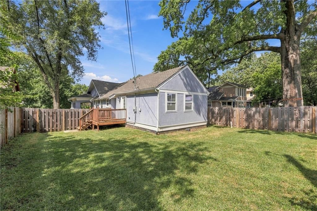 5615 Charlotte Street — photo 29