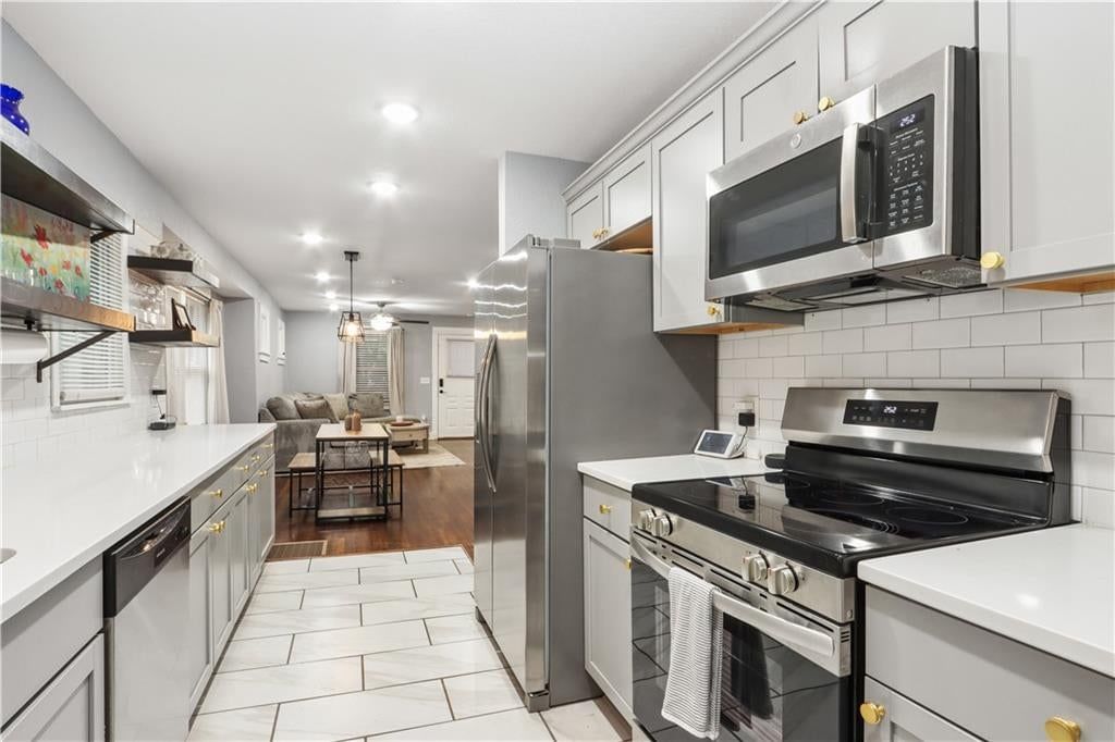 5714 Brooklyn Avenue — photo 9