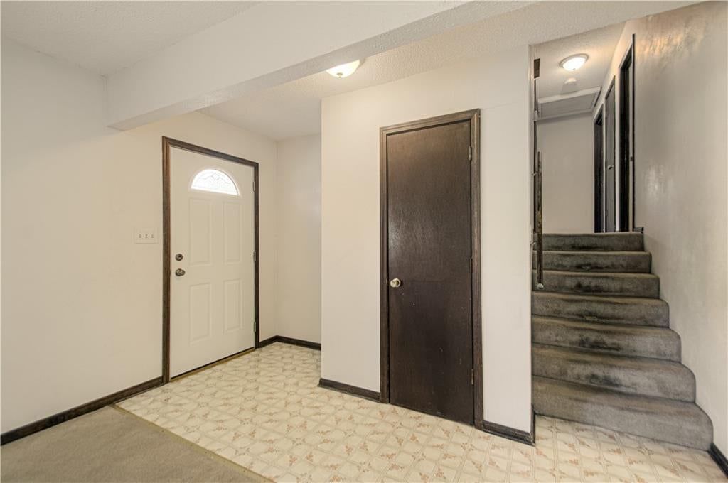 15323 S Circle Drive, Basehor, KS: listing photo 3