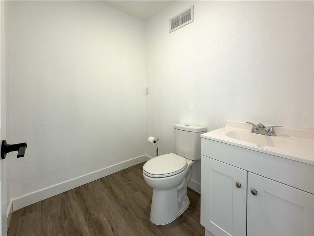 2100 Clinton Road — photo 11