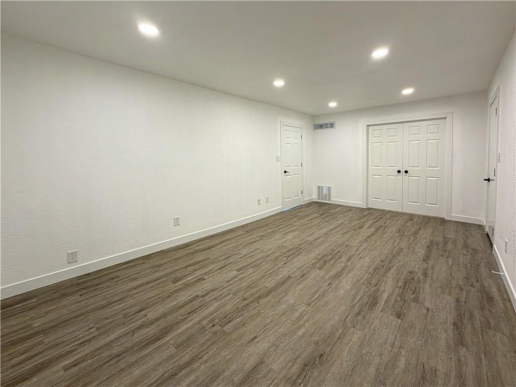 2100 Clinton Road — photo 13