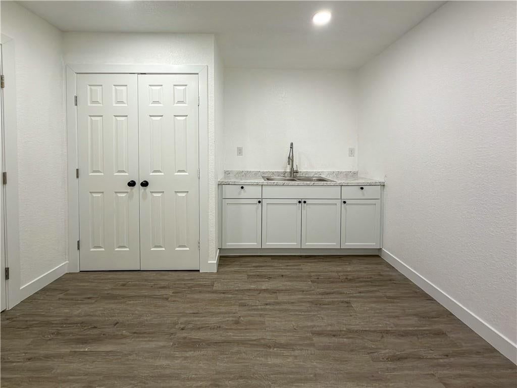 2100 Clinton Road — photo 15