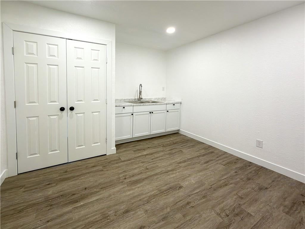 2100 Clinton Road — photo 16