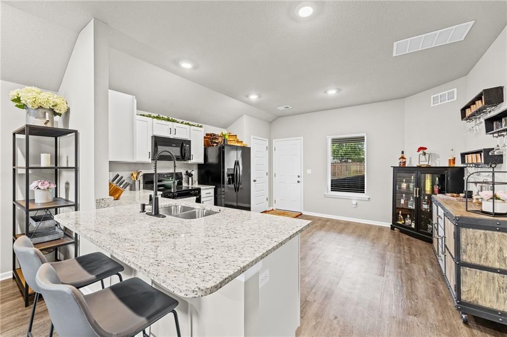 644 N Pear Street — photo 9
