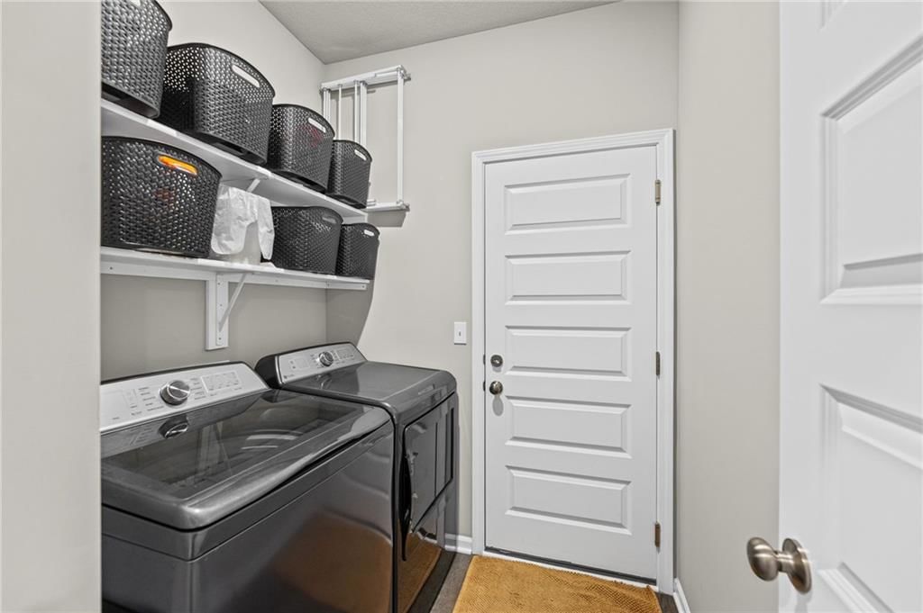 644 N Pear Street — photo 15