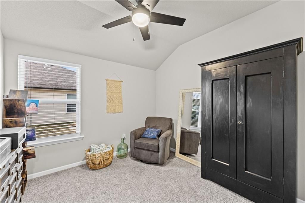 644 N Pear Street — photo 16