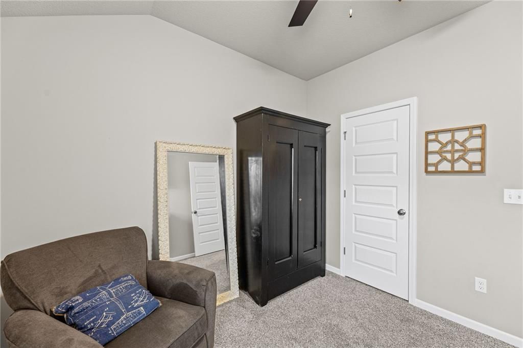 644 N Pear Street — photo 17