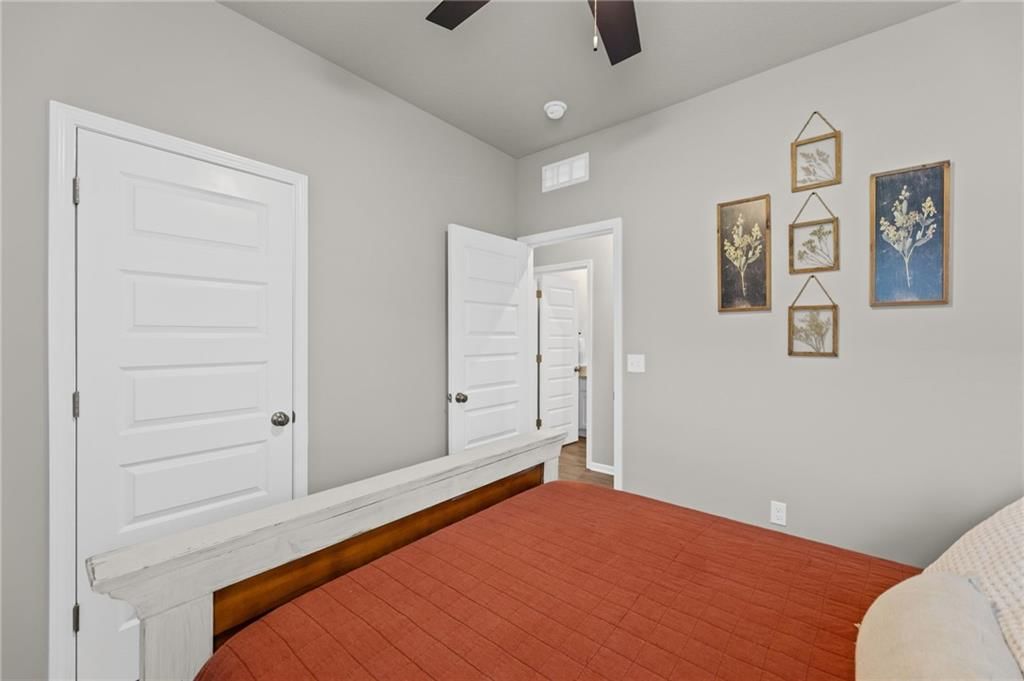 644 N Pear Street — photo 19