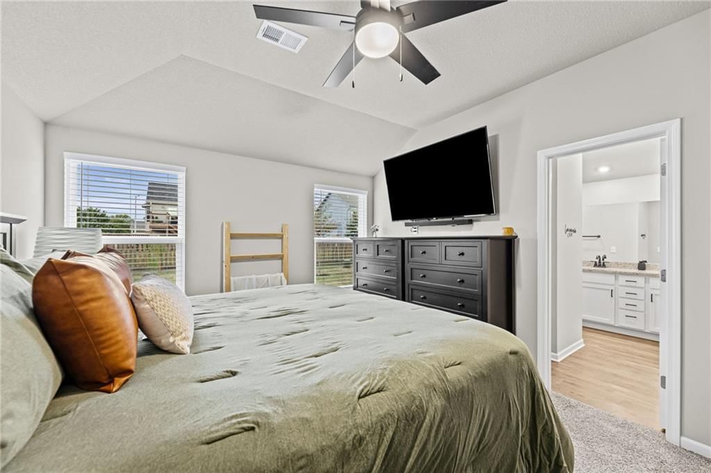 644 N Pear Street — photo 22