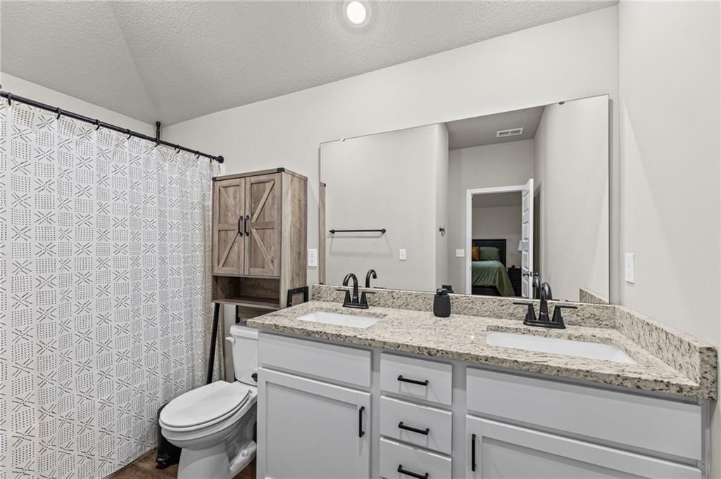 644 N Pear Street — photo 24