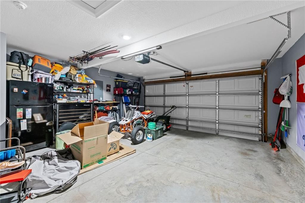 644 N Pear Street — photo 26